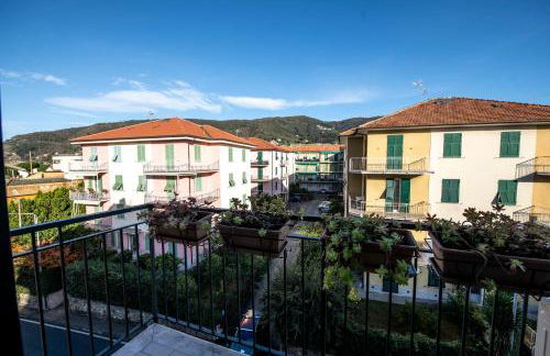 230 - Casa di Ginny a Sestri Levante, 500 Metri dal Mare e spiaggia - PARCHEGGIO GRATIS INCLUSO NEW! - Foto 2