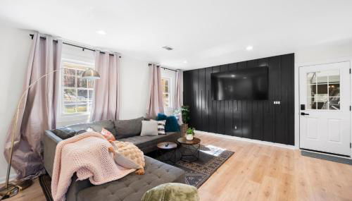 Outdoor Projector, Arcade, Fire Pit, 2 Car Garage, 2 Living Rooms - Foto 5