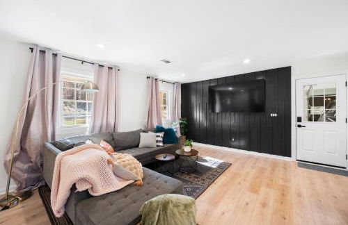 Outdoor Projector, Arcade, Fire Pit, 2 Car Garage, 2 Living Rooms - Foto 5