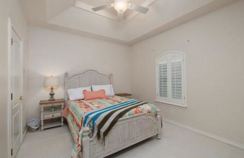 Valley Getaway! Pool House - Photo 24