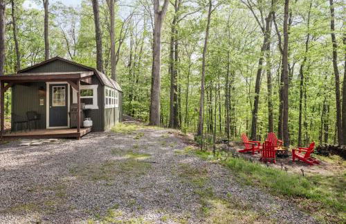Tiny Cabin w Fire Pit Game Room and Dog Friendly - Foto 42