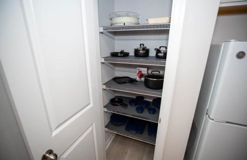 Pet Friendly Modern Zen Studio Retreat W/ Hot Tub! Home by RedAwning - Foto 52