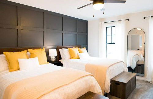 Cozy Cottage Downtown - Walk to OTR & Stadiums - Foto 1