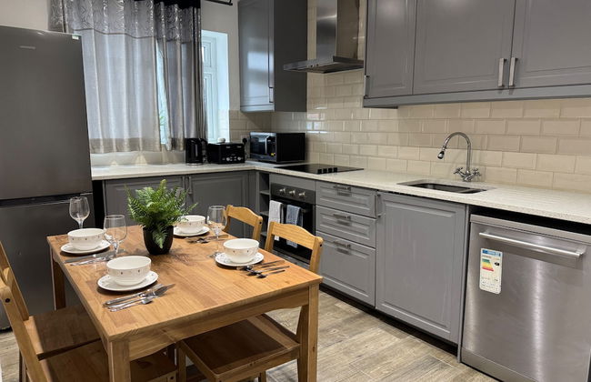 2 Bed Flat - Sleeps 4 - Parking - Wifi - Foto 6