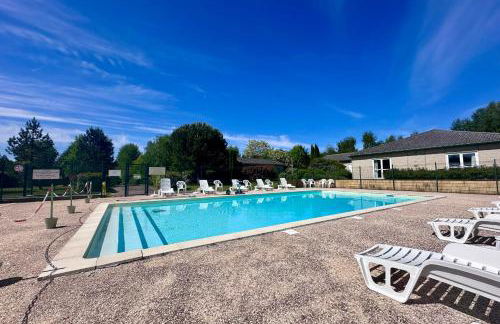 Chalet de 4 pers - Lac de Miel à 500m - Beynat - Parking Piscine - Foto 7