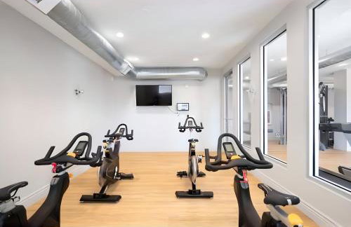 Modern Downtown 2BR 2BA Near Delta Center with Fire Pit BBQ and City Views - Photo 48