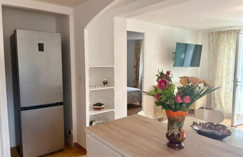 Charmant T2 avec terrasse, piscine et jardin - Foto 11