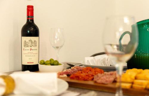 #57 Central Taunton 2BR APT - Sleeps 6 - 5 mins to Taunton Player Ready 2 - "Perfect For Contractors and Families - Free Parking" - Foto 7