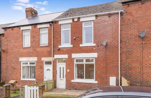 4BR House By Astra Residences Short Lets & Serviced Accommodation Stanley With Free Parking & Instant Booking - Foto 9