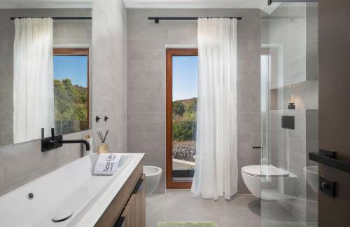 Luxury Villa Sea La Vie with Pool Near Sibenik - Photo 21