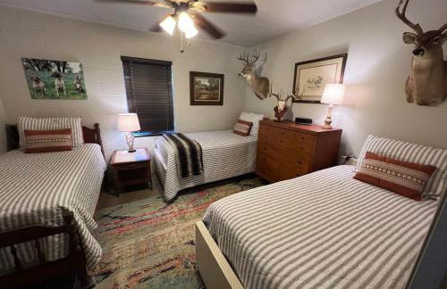 Creekside Cabin in Llano Ideal for a Weekend Getaway in Texas Hill Country - Foto 10