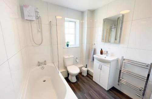 Opulent 5 bedroom Retreat with Hot tub and Entertainment - Foto 47