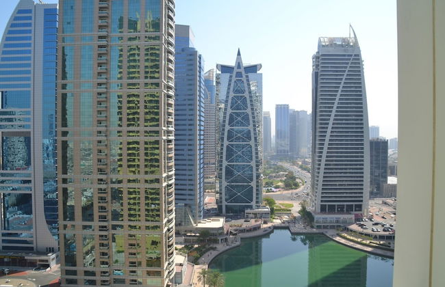 Delightful Lake View 1 Bedroom in JLT - Photo 1