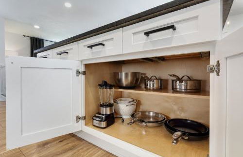 Spacious and Cozy 5 Bed 3 Bath Vacation House W 2 King 3 Queen! Sleep 12! 15Min to Red Rocks - Foto 25