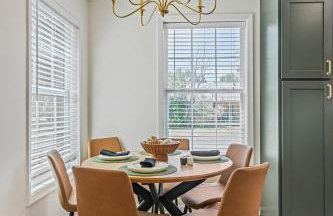 Less than 1mi to Square, SW, EV Plug, Boutique Comfort - Foto 10