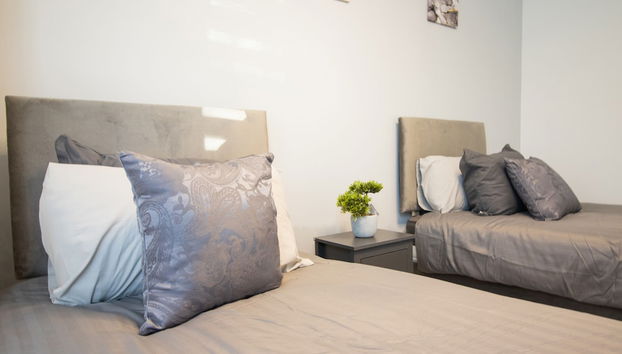 London Apt - Sleeps 4 - Parking - Wifi - Foto 4, Quarto