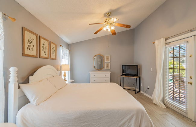 Santee Villa - Photo 16