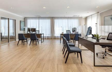 Newport 1 BR w Work Setup by Anyplace - 11747 - Foto 40