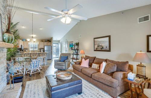 Lakefront Osage Beach Abode w/ Grill & Pool Access - Foto 5