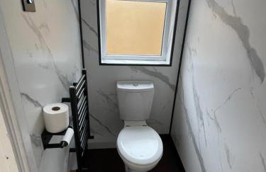 Slick Space for a Standish Stay - Photo 36