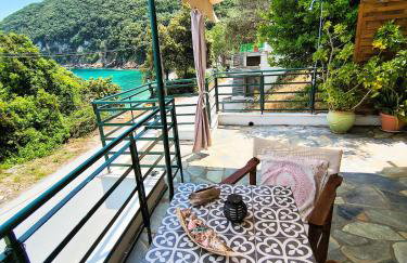 Kamari Guesthouse - Photo 17