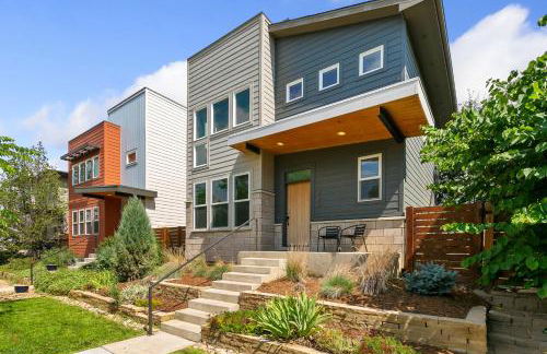 Contemporary Gem - Rooftop Deck & Private Hot Tub! - Foto 78