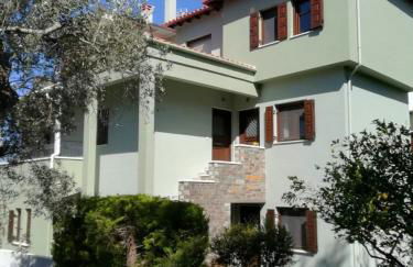 Almira Kalamos - Foto 2