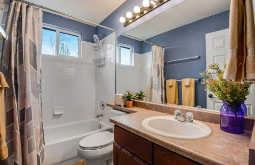 5 bed 4 bath and Pet friendly - Photo 40