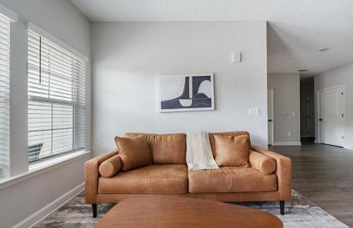 Landing Incredible 2BD Gym Pool - Photo 35