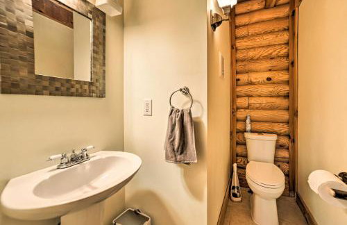 Classy Home w/ Hot Tub: 2 Mi to Lake Access! - Photo 33
