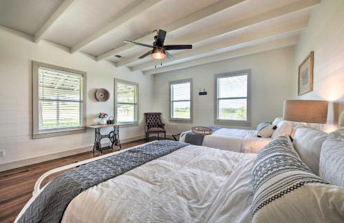 Peaceful Schulenburg Farmhouse with Fire Pit and Games - Foto 10