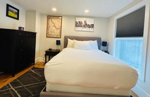 Little Blue Bungalow on Boise's Bench, Pet Friendly, Fully Fenced yard with doggie door! 2 miles from BSU, 5 minutes from Downtown Boise, Desk and workstation for remote workers, 2 TV's large walk-in closet, Good for mid-term stays - Foto 20