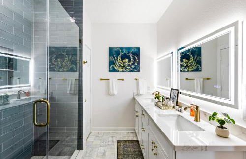 The Purple Pelican - Photo 21