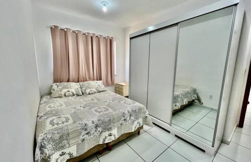 Apto Amplo e aconchegante px a praia! - Foto 13