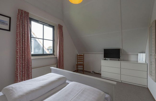 Beautifully Situated Luxury Villa on the Water - Foto 20