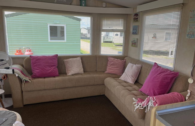 Pets Stay Free 2 Bedroom Caravan at Heacham Beach - Foto 6