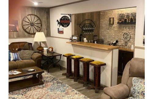 StockYards! Walk 3 Blocks-Ranch House sleeps 8 - Foto 33