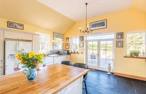 The Doune, Luxury Traditional Country House with hot tub - Photo 12