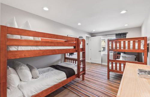 Chic and Cozy - Walk to Bars, Coffee, and Restaurants - Foto 36