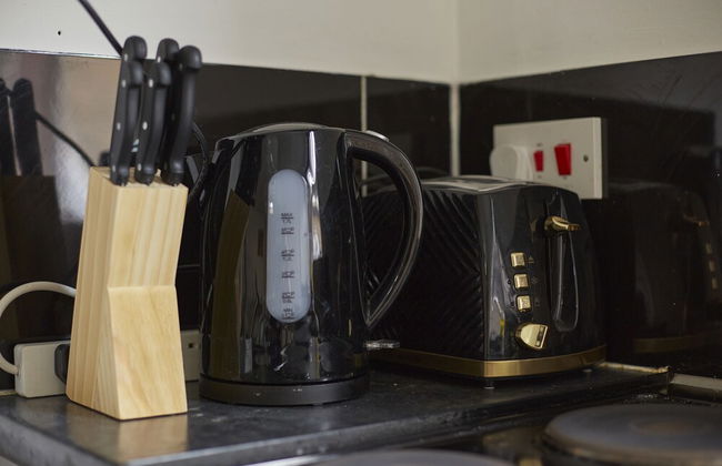 BV Royal Comfy Studiosuite Queensgate Huddersfield - Photo 59