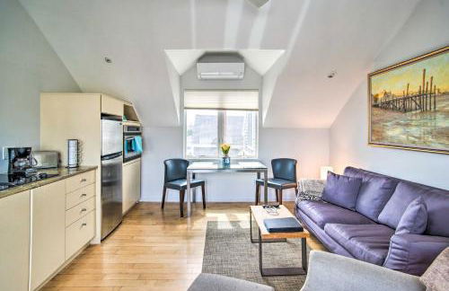 Right on Commercial St! Waterfront Condo with View - Foto 4
