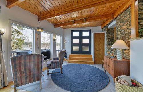 Huvila Haven Lake Front Home with Dock and Hot Tub - Foto 16