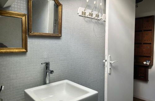 Unique Family House Steps from Port Miquel Beach - Foto 26