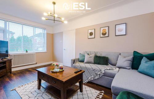 Open Plan - 3 Bedroom House - Garden and Outdoor Seating - Driveway Parking - Short Drive to City Centre - Foto 11