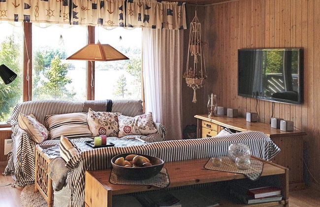 6 Person Holiday Home in Dalaro - Photo 7