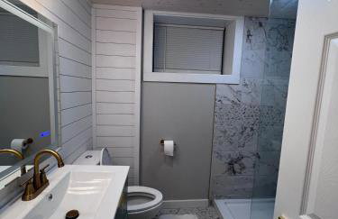 Large Five Bedroom house with outdoor patio with Jacuzzi and television! - Foto 19