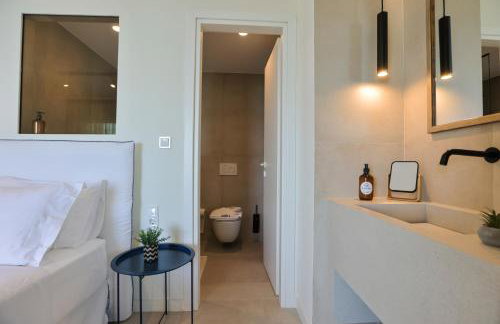 La Mer Bleue Boutique Suite - Photo 10