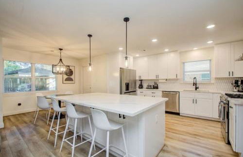 Stunning Modern Dream Home w Pool Grill Foosball - Foto 4