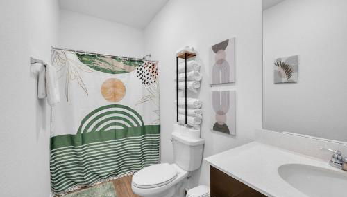 Austin Hideaway - King Bed, Game Room, FREE Coffee - Foto 3, towels, Shower