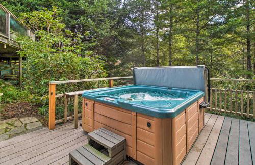 Spacious Redwood Retreat with Hidden Hot Tub - Foto 30